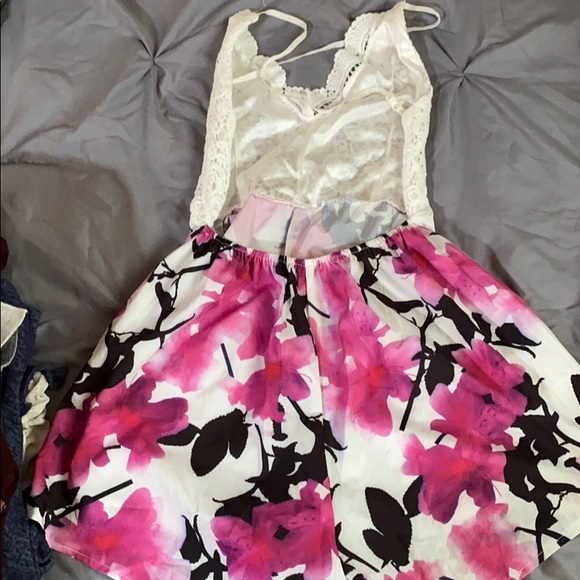 Backless romper - Picture 2 of 2